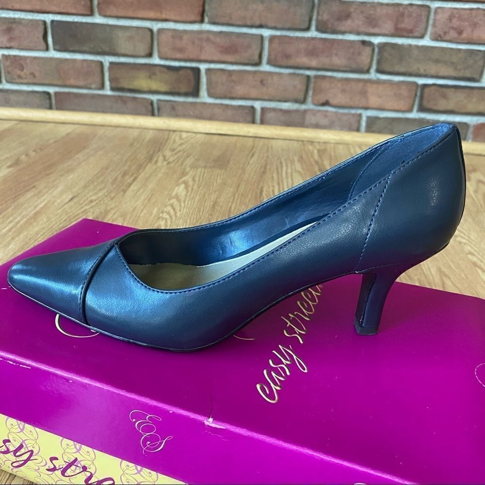 Easy Street Navy Chiffon Pumps 2" Heel Size 7 - Picture 10 of 13